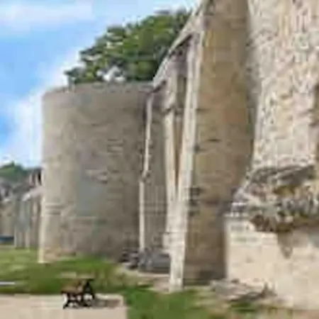 De Charme Au Pied De La Cathedrale Laon